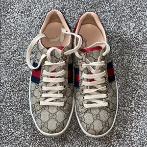 Kids gucci sneakers good condition